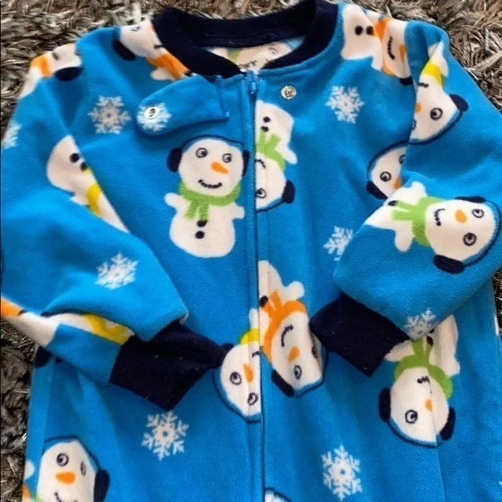 Carters snowman cozy feet PJs EUC 18 months.